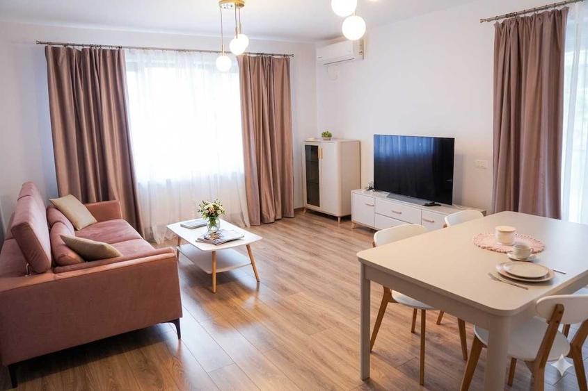 Apartament cu 3 camere decomandat în Sisești