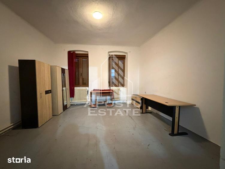 Casă cu 2 camere cu Teren 300 Mp în Girocului