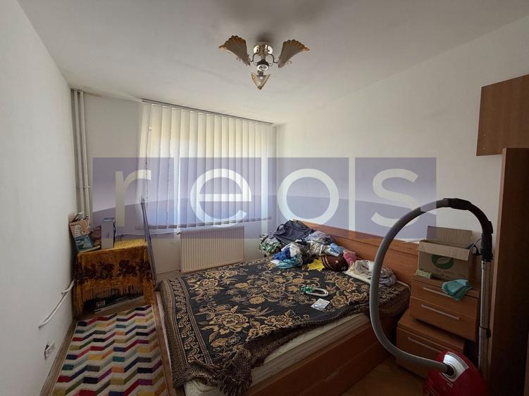 Apartament cu 3 camere semidecomandat în Bucureștii Noi