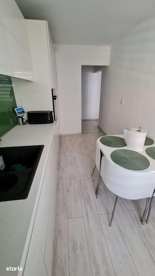 Apartament cu 3 camere decomandat în Griviței