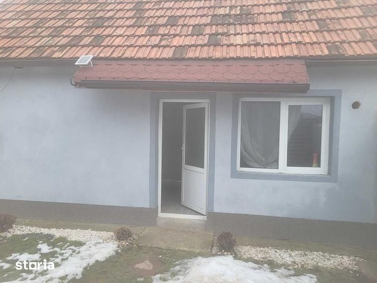 Casă cu 3 camere cu Teren 100 Mp în Iratoșu