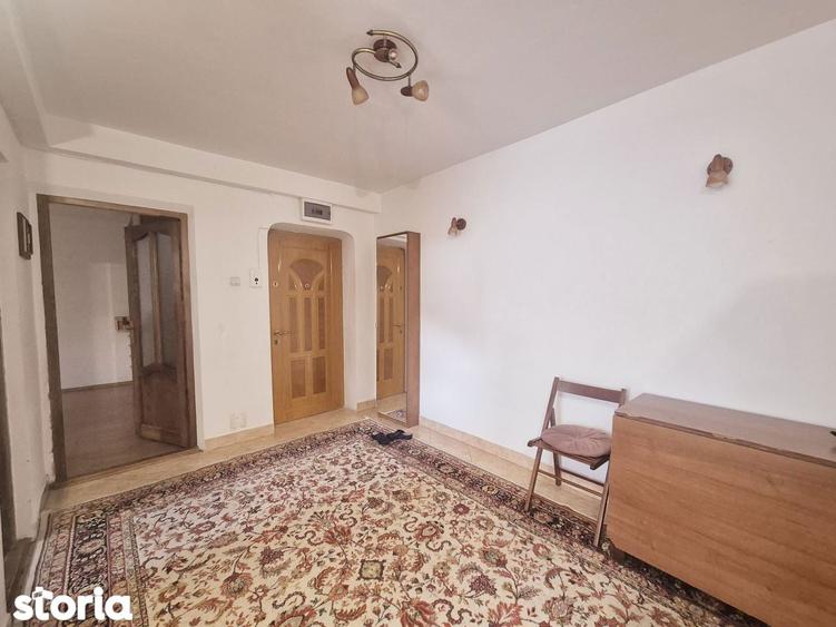 Apartament cu 2 camere decomandat în Precista