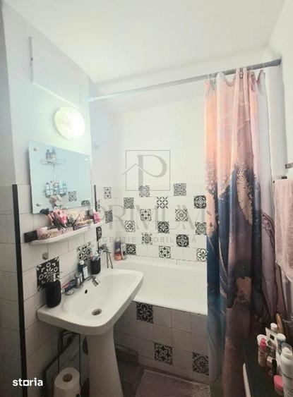 Apartament cu 2 camere semidecomandat în Dâmbovița
