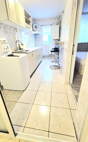 Apartament cu 3 camere semidecomandat în Hipodrom