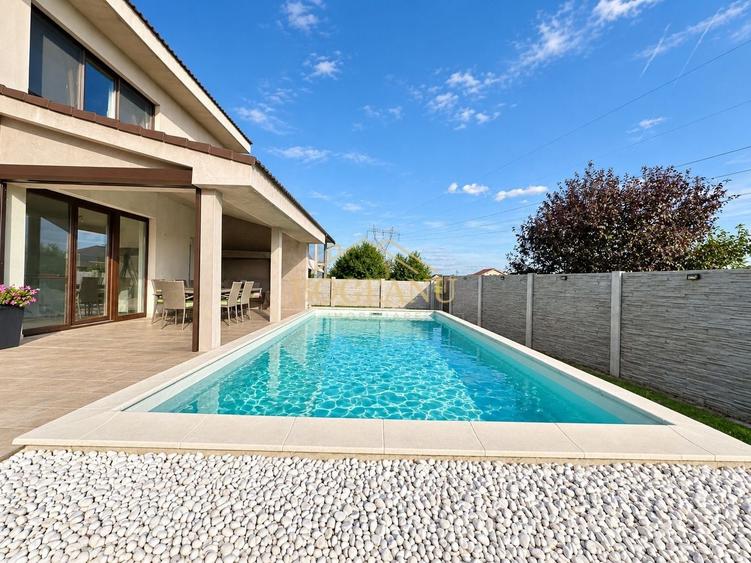 Casă individuală cu 4 camere cu Piscina în Moșnița Veche