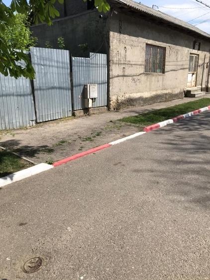 Casă individuală cu 4 camere cu Canalizare în Est
