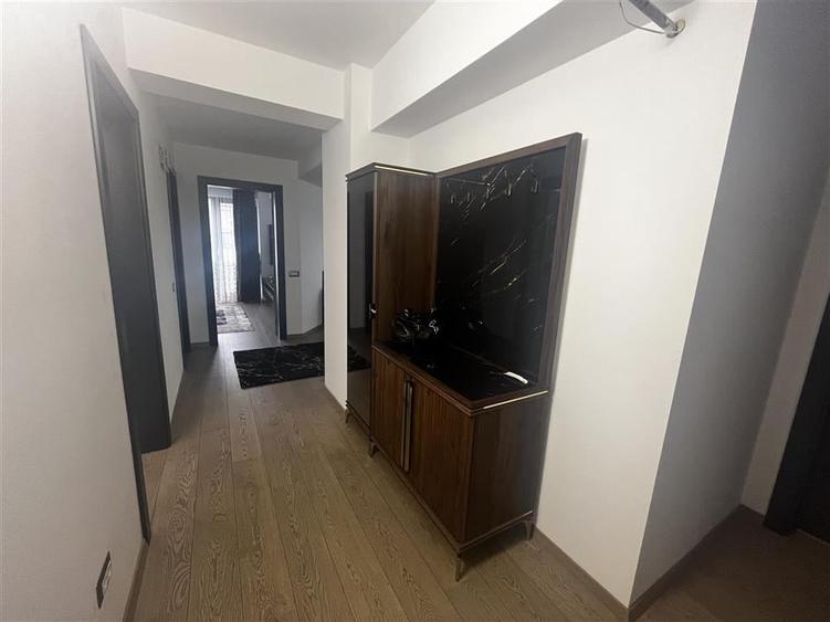 Apartament cu 4 camere decomandat, mobilat în Eminescu