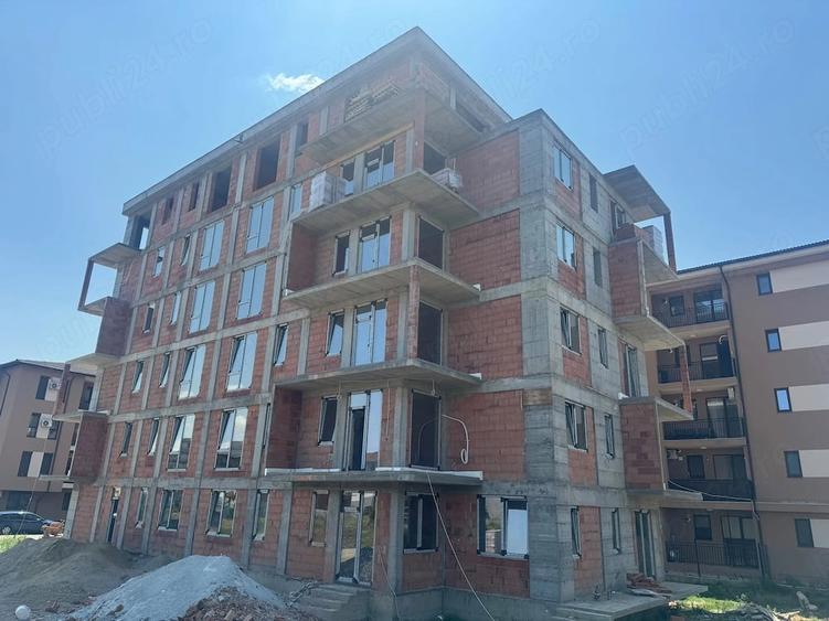 Apartament cu 3 camere semidecomandat în Central