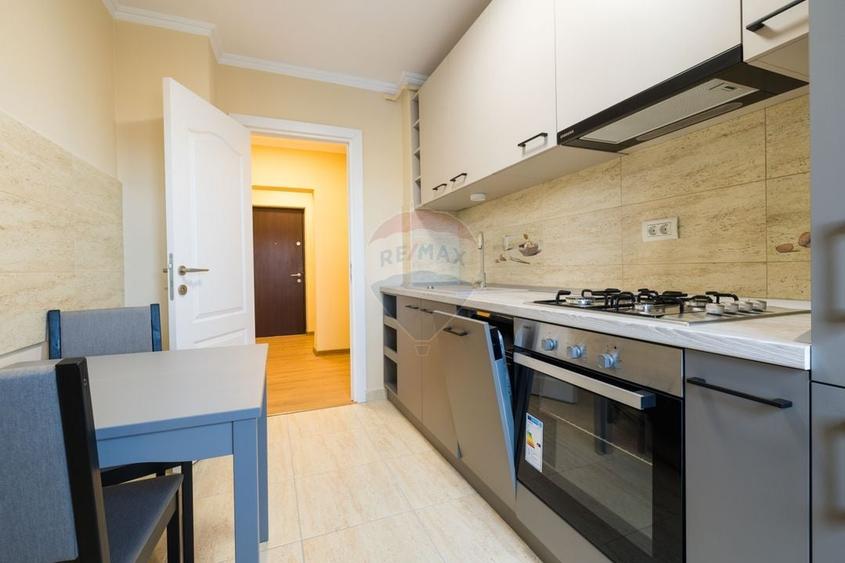 Apartament cu 2 camere decomandat în Calea București