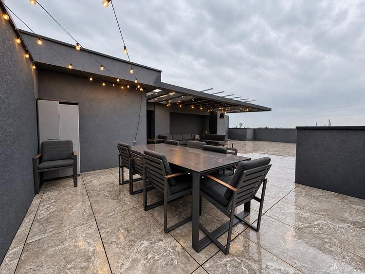 Apartament cu 4 camere decomandat în Berceni