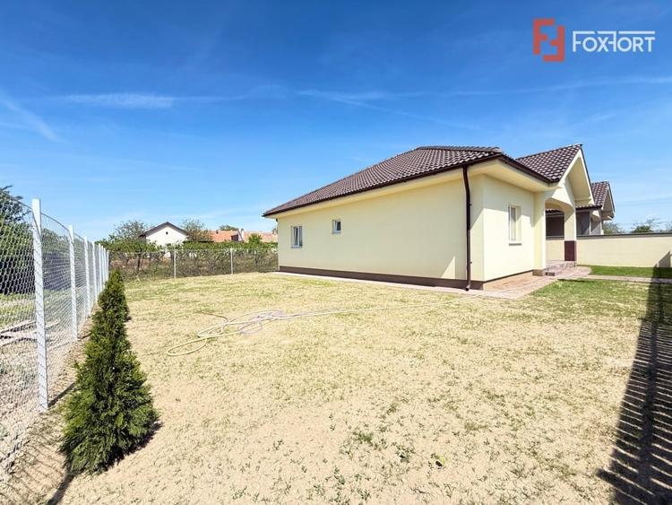 Duplex cu 3 camere cu Canalizare în Beregsău Mare