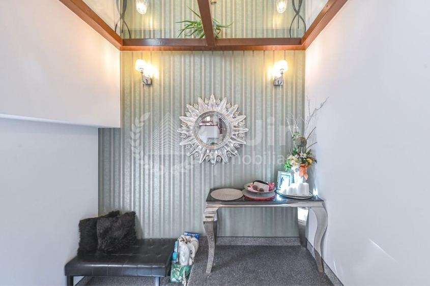 Penthouse cu 3 camere semidecomandat, mobilat în Bună Ziua