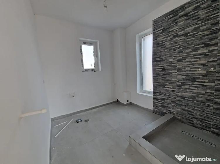 Casă cu 4 camere cu Teren 400 Mp în Central