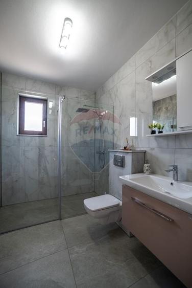 Casă individuală cu 4 camere cu Teren 680 Mp în Ciugud