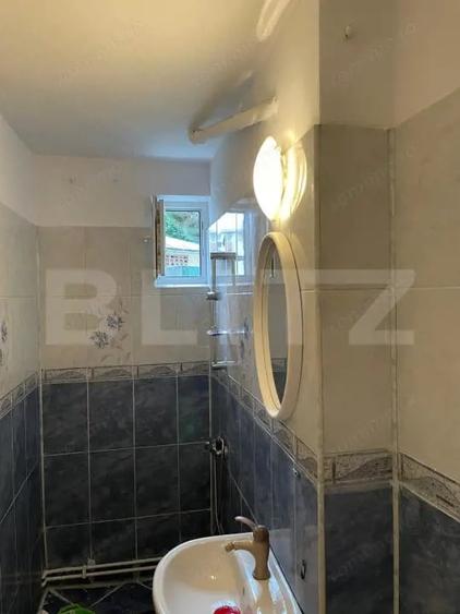 Apartament cu 3 camere semidecomandat, mobilat în Rovinari