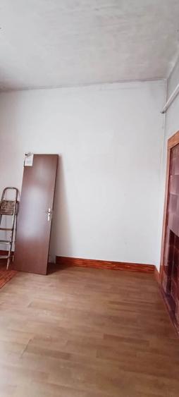 Apartament cu 4 camere semidecomandat în Central