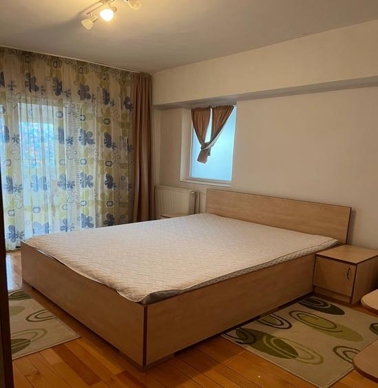 Apartament cu 3 camere decomandat în Mărăști
