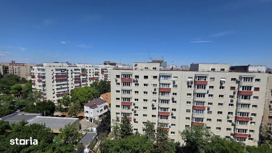 Apartament cu 4 camere în Tineretului