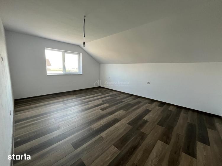 Casă cu 4 camere cu Teren 743 Mp în Știuca