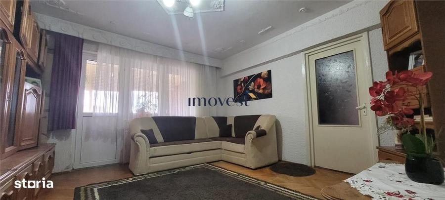 Apartament cu 3 camere decomandat în Micro 16
