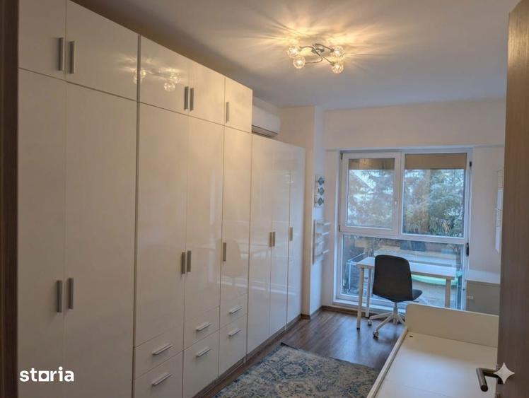 Apartament cu 3 camere, mobilat în Tei