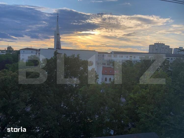 Apartament cu 3 camere decomandat în Micro 15