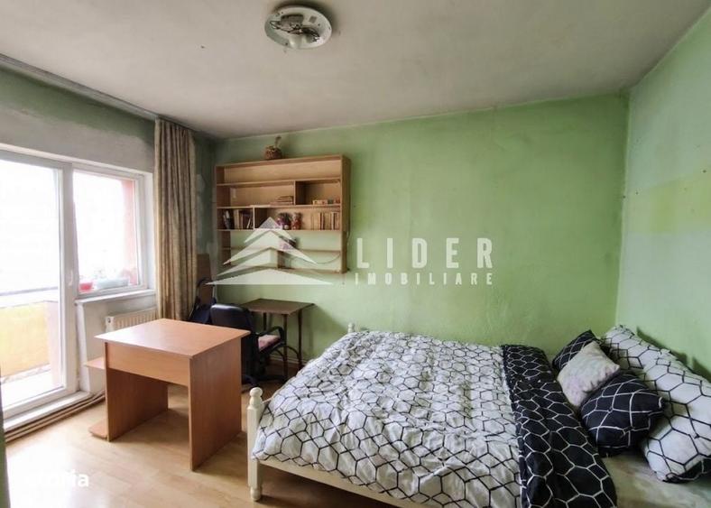 Apartament cu 4 camere decomandat în Horea