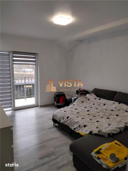 Casă cu 5 camere cu Teren 1000 Mp în Tractorul