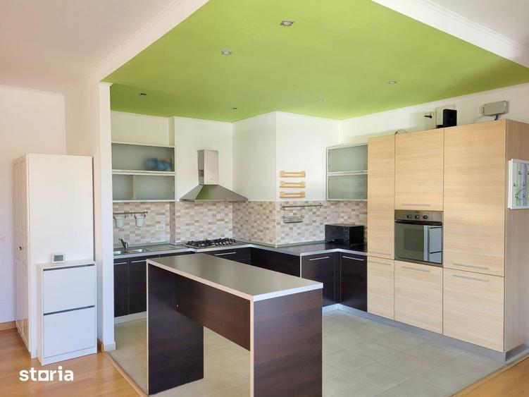 Apartament cu 3 camere, mobilat în Badea Cârțan