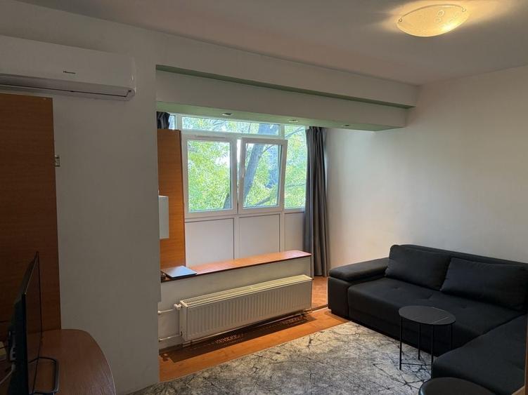 Apartament cu 2 camere decomandat în Berceni