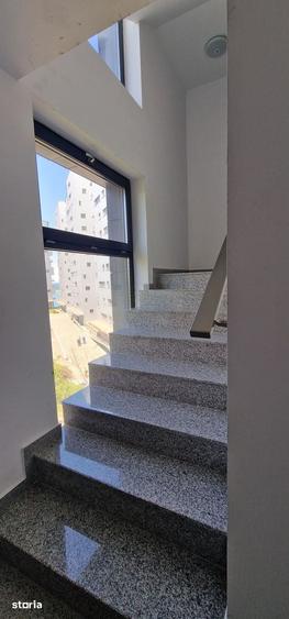 Apartament cu 3 camere decomandat în Faleza Nord