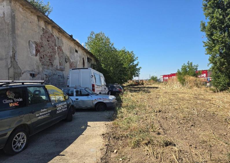 Hala , SC total 2048 MP , P+E, trifazic , teren 2000 mp, zona Borsului - 1