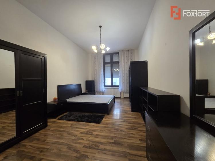Apartament cu 2 camere semidecomandat, mobilat în Central