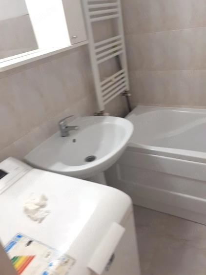 Garsonieră decomandată în Central