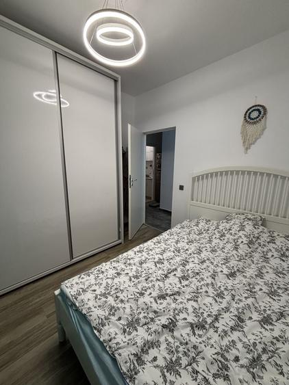 Apartament cu 2 camere decomandat în 1 Mai