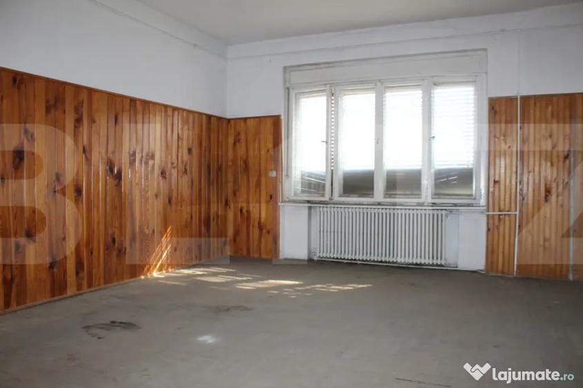 Spațiu comercial, de 1,557 mp, în Central