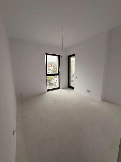 Apartament cu 3 camere în Decebal