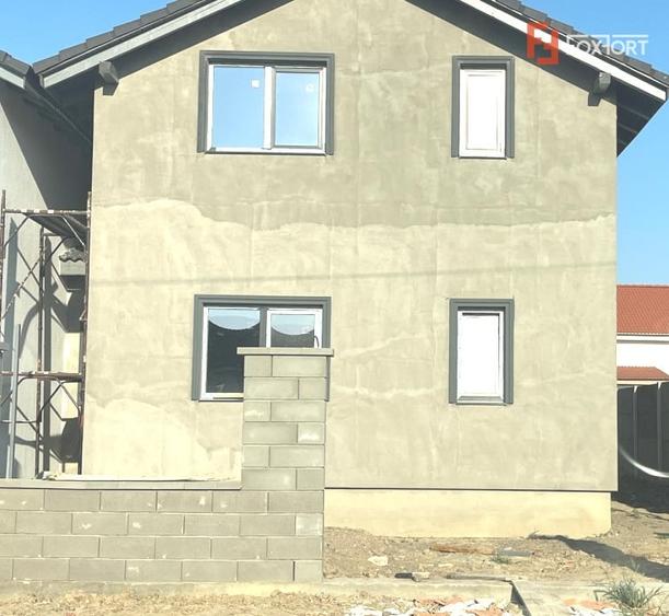 Duplex cu 4 camere cu Canalizare în Urseni