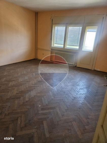 Casă cu 4 camere în Ultracentral
