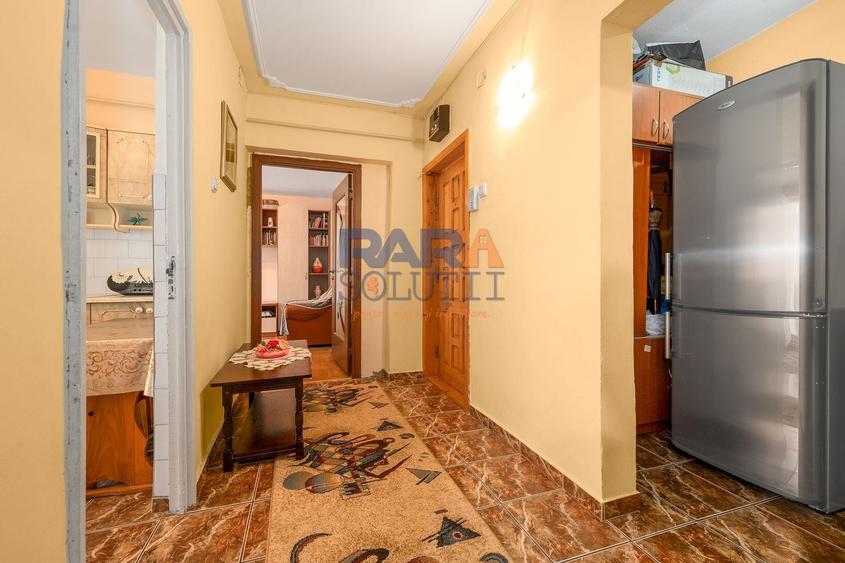 Apartament cu 2 camere decomandat, mobilat în Central