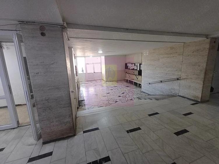 Garsonieră semidecomandată în Apărătorii Patriei