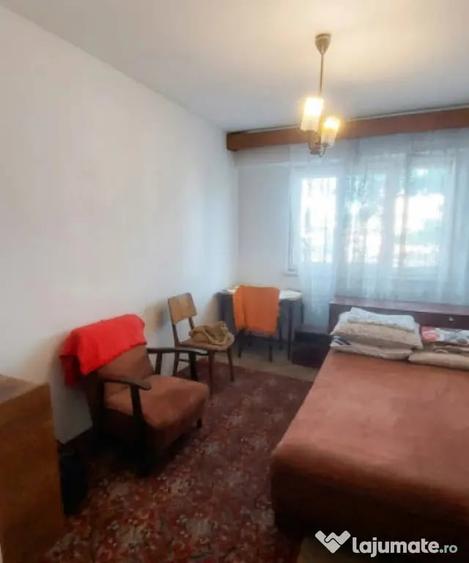 Apartament cu 3 camere decomandat în Tomis Nord