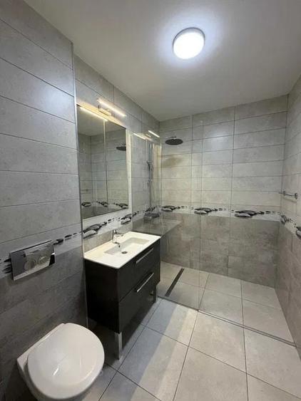 Apartament cu 3 camere decomandat în Doamna Ghica