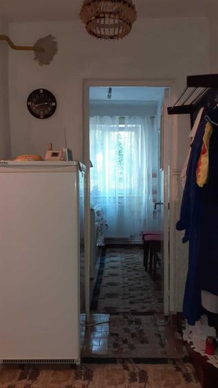 Apartament cu 3 camere decomandat în Sud