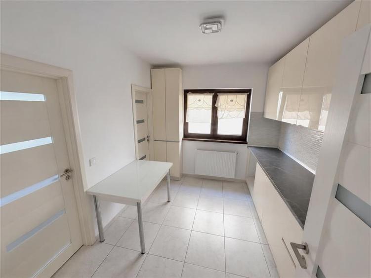 Duplex cu 3 camere cu Teren 129.94999694824 Mp în Bartolomeu