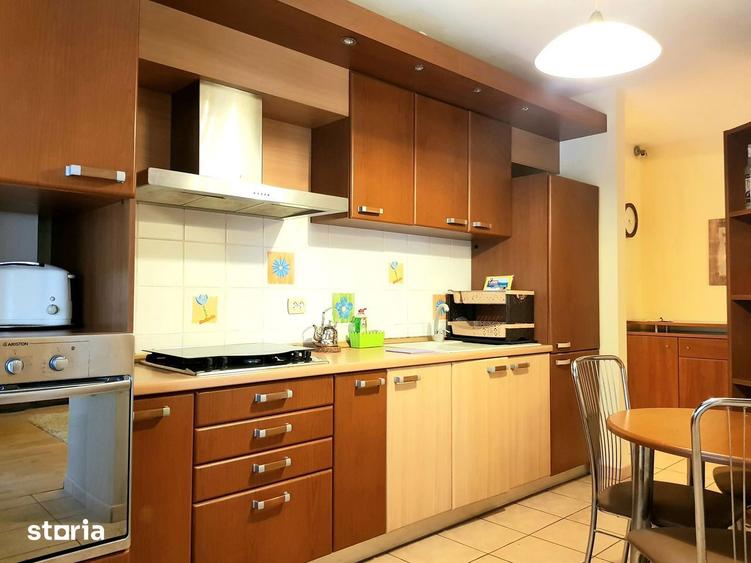 Apartament cu 4 camere decomandat în Stadion