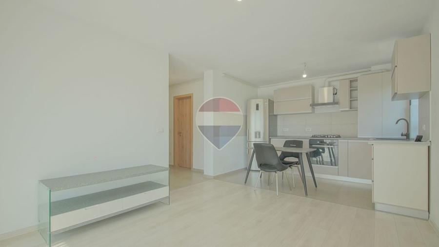 Apartament cu 2 camere decomandat, mobilat în Tractorul
