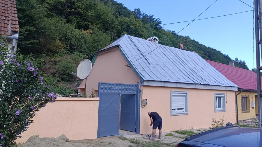 Casă cu 3 camere în Văliug