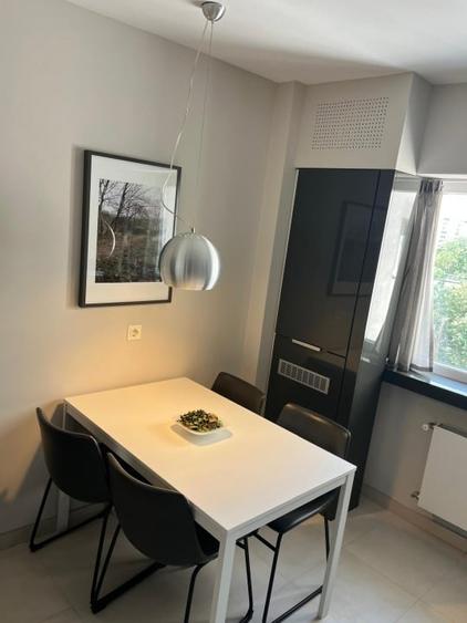 Apartament cu 4 camere decomandat, mobilat în Titan