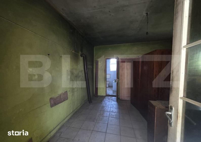Casă cu 2 camere cu Teren 3043 Mp în Păulești